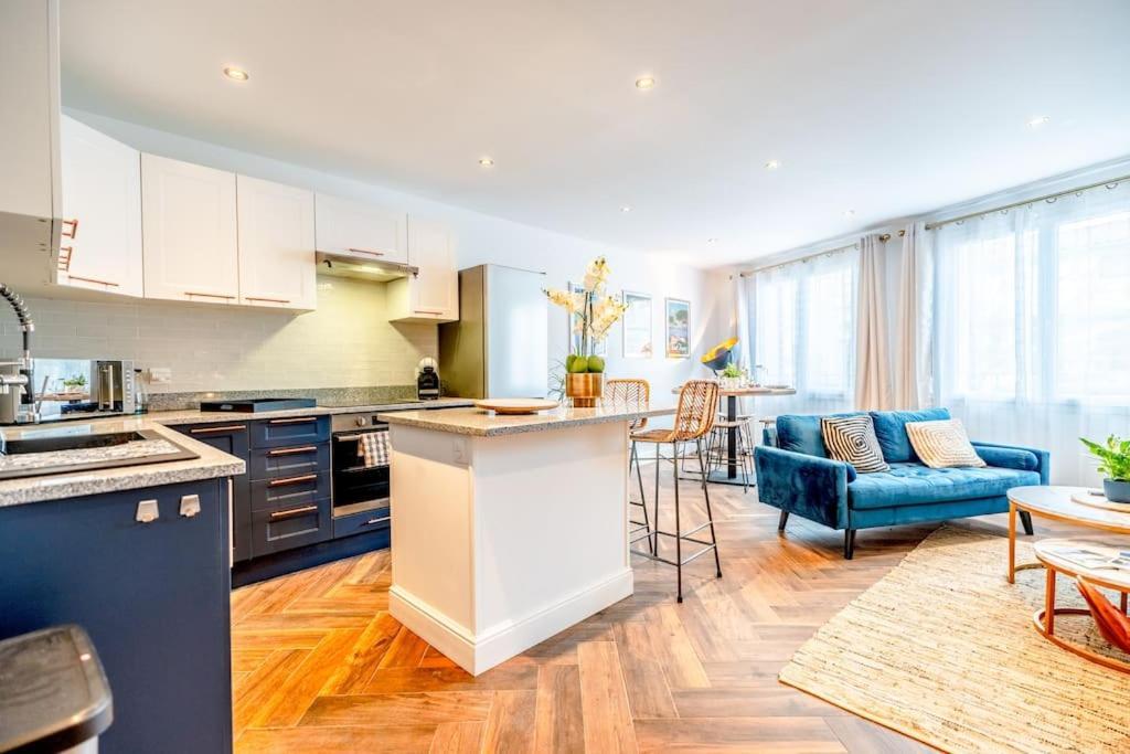 Superbe Appartement Neuf, Climatise Centre Village Le Plan-de-la-Tour Bagian luar foto